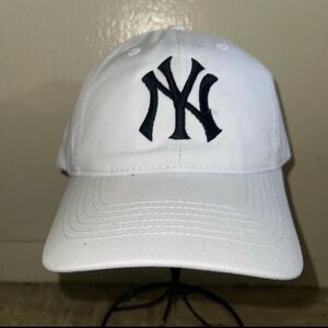 Meet your Posher, Embroidery